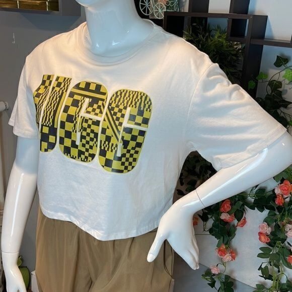 UGG Thahlia Cropped Logo‎ T-Shirt Size Large RefI013 - Picture 7 of 9